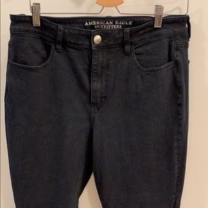 American Eagle Black Hi-Rise Skinny Jegging